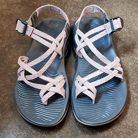 Chaco women's 9 classic sandals - Picture 2 of 9